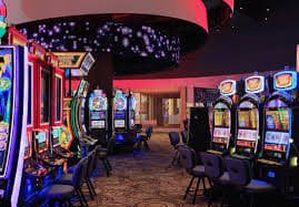 21 app privacy reading alongside sports and casino-style sections on mobile